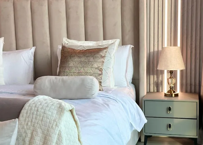 Luxury Large Studio In The Heart Of Dubai Close To Dubai Mall And Burj Khalifa